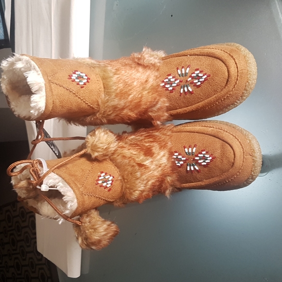 Winter boots - Picture 1 of 3